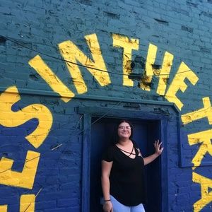 Meet your Posher, Julia